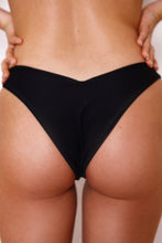 Load image into Gallery viewer, Mabel Bottom - Black
